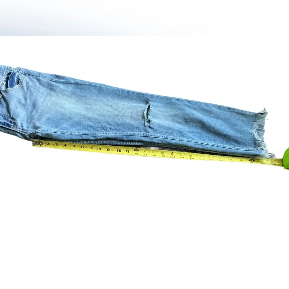 🧵 Free People W28 Jeans – Distressed Mid-Wash with Editorial Fade